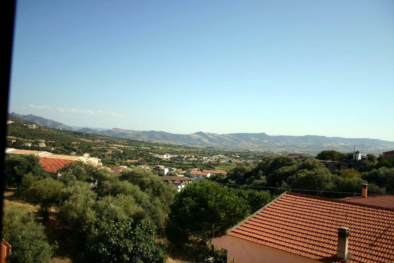 Borgo Lu Canali Da Gavino Badesi Exterior foto