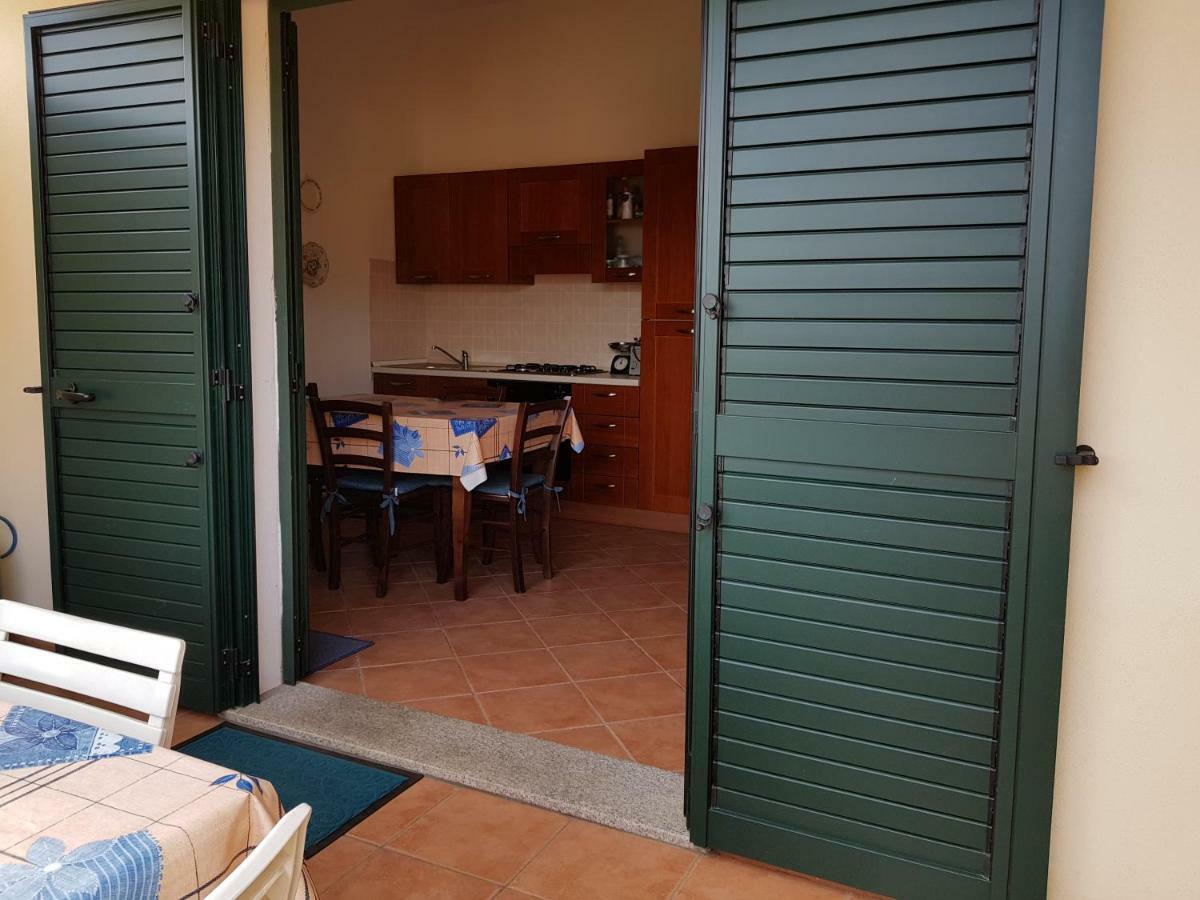 Borgo Lu Canali Da Gavino Badesi Exterior foto