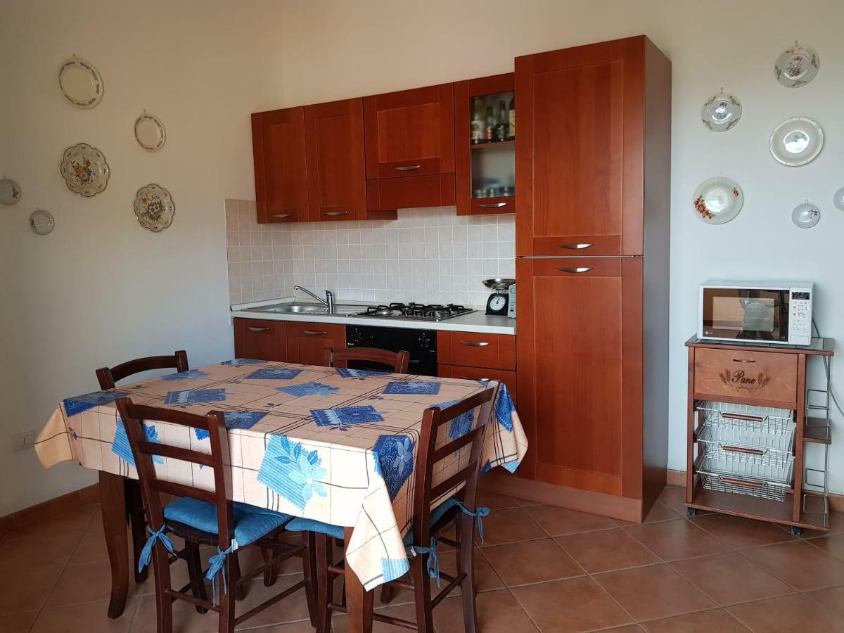 Borgo Lu Canali Da Gavino Badesi Exterior foto