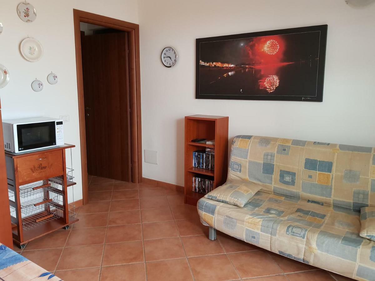 Borgo Lu Canali Da Gavino Badesi Exterior foto