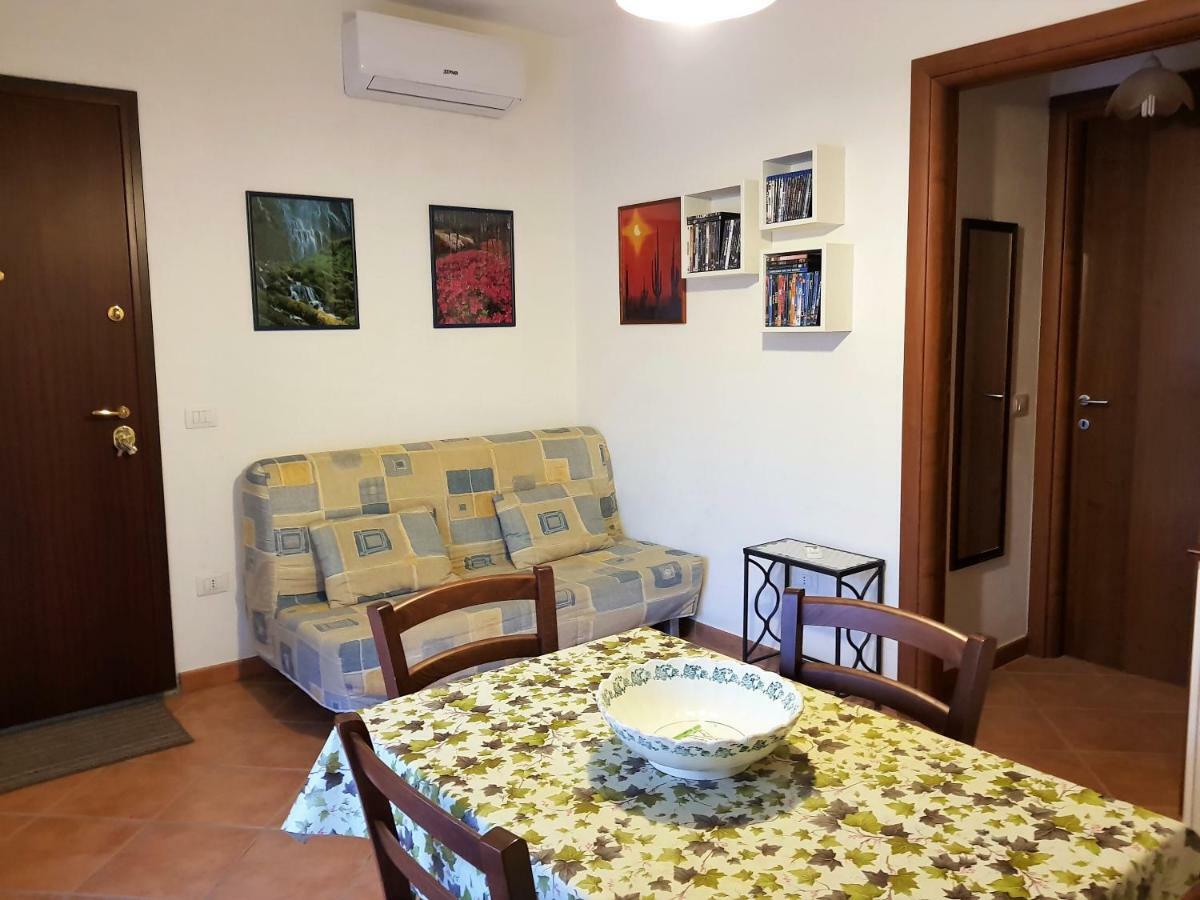 Borgo Lu Canali Da Gavino Badesi Exterior foto