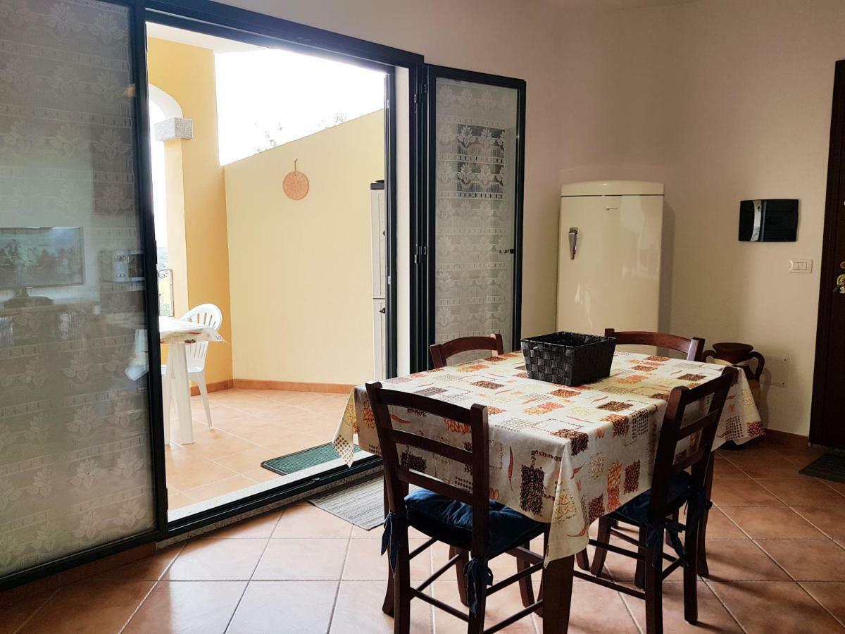 Borgo Lu Canali Da Gavino Badesi Exterior foto