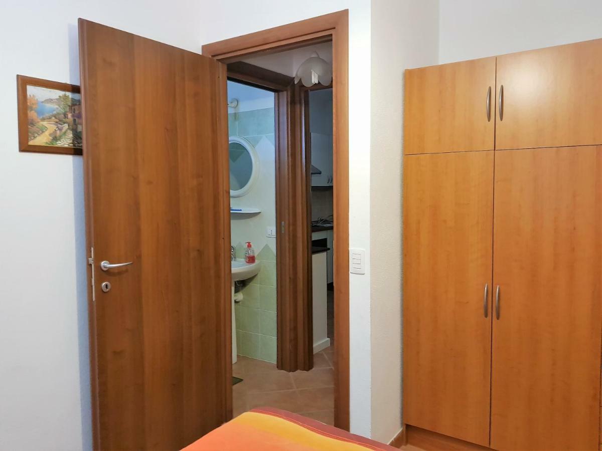 Borgo Lu Canali Da Gavino Badesi Exterior foto