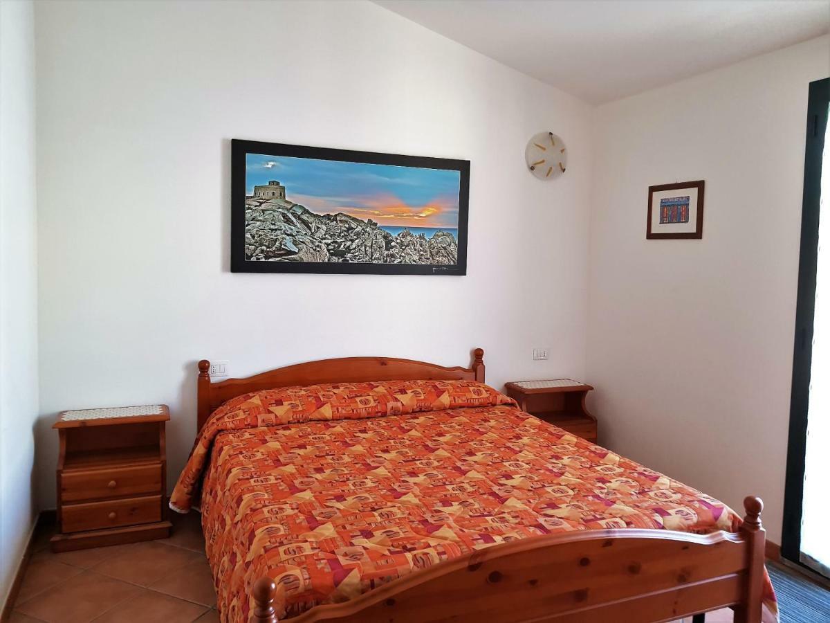 Borgo Lu Canali Da Gavino Badesi Exterior foto