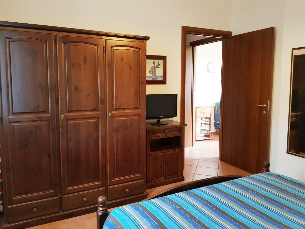 Borgo Lu Canali Da Gavino Badesi Exterior foto