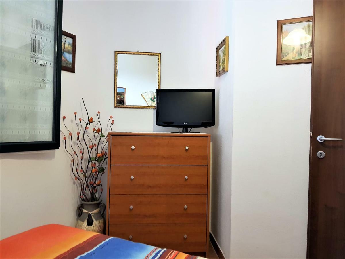 Borgo Lu Canali Da Gavino Badesi Exterior foto